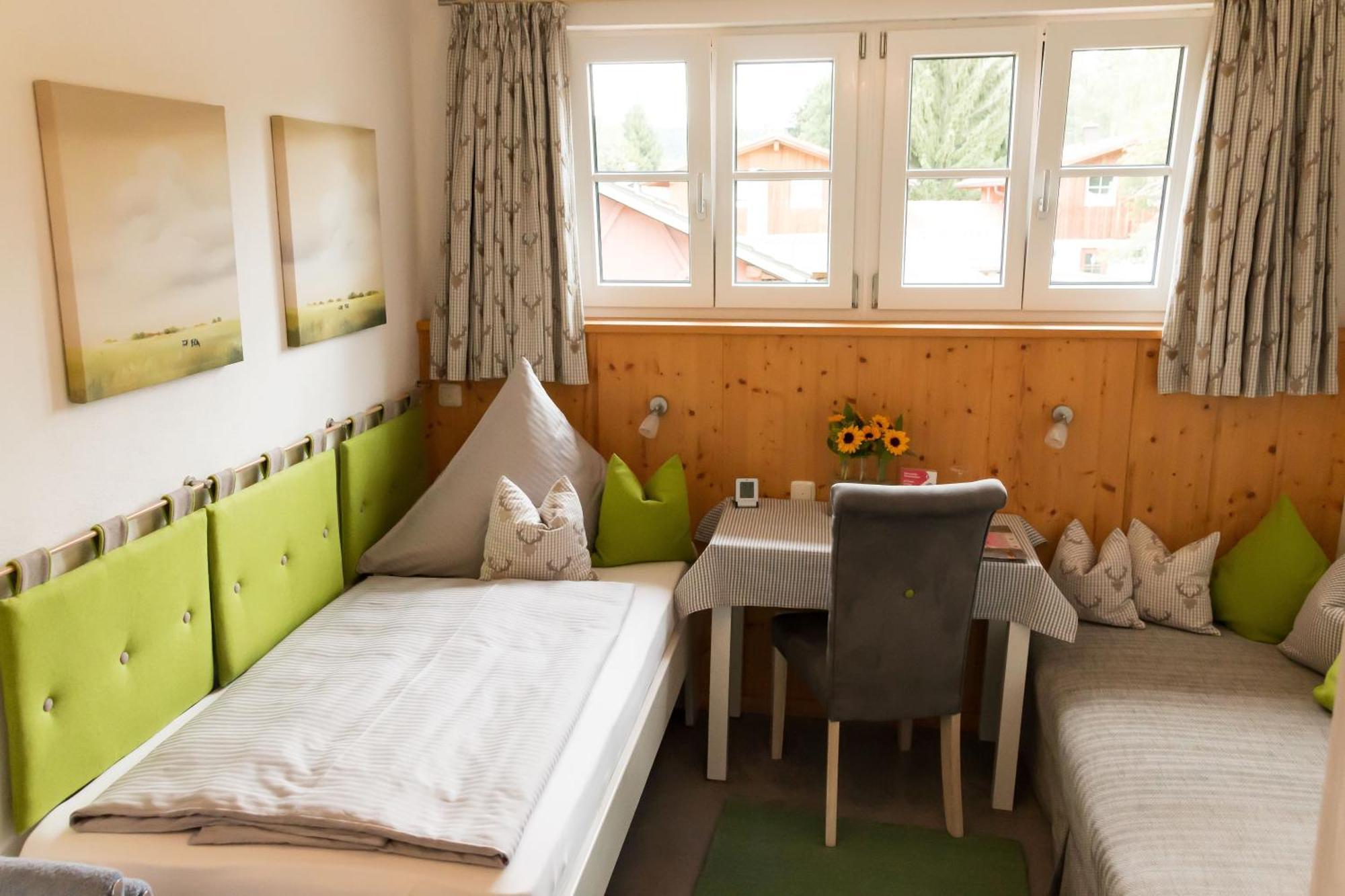 Gaestehaus Sattlerhof Bernau am Chiemsee Ngoại thất bức ảnh