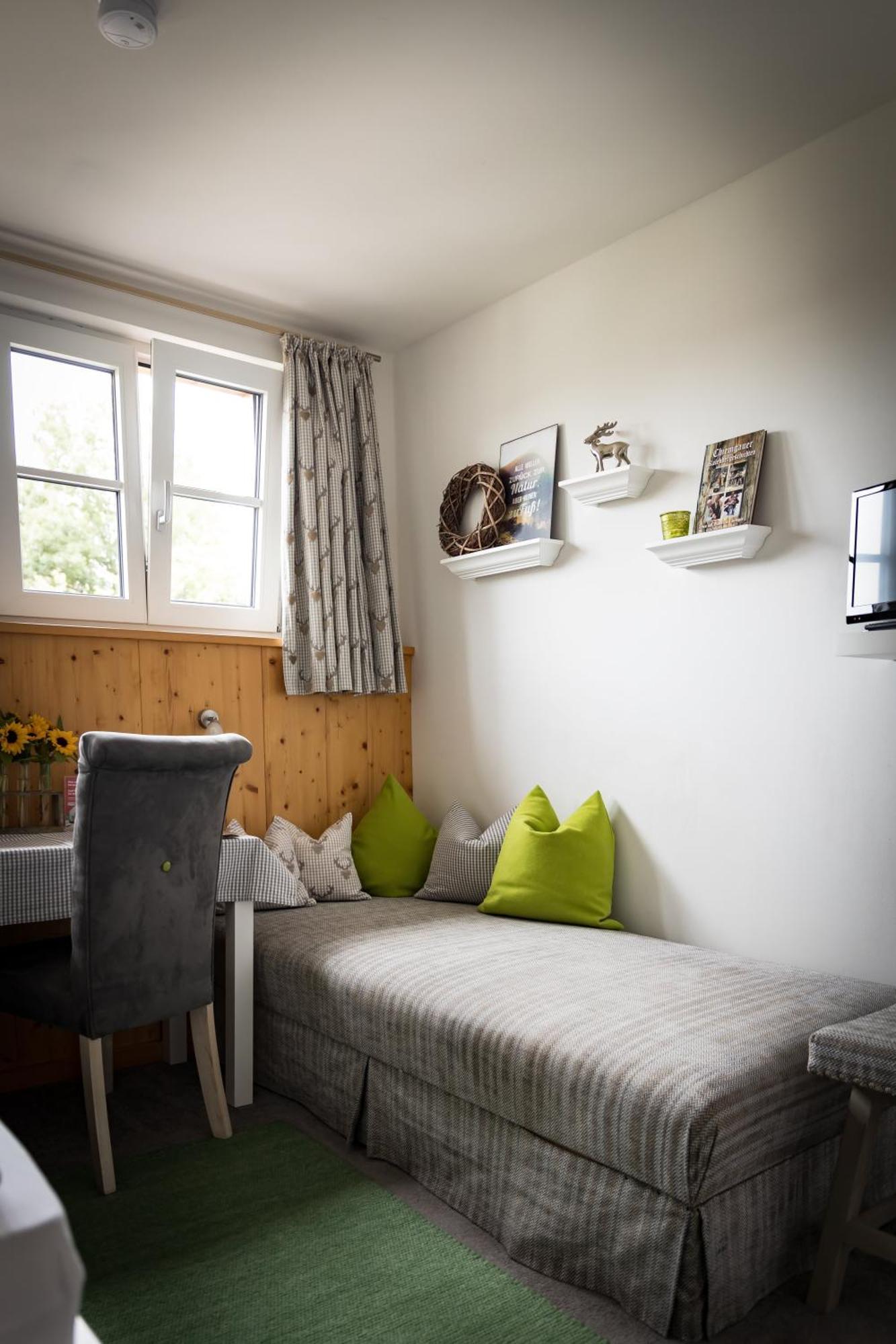 Gaestehaus Sattlerhof Bernau am Chiemsee Ngoại thất bức ảnh